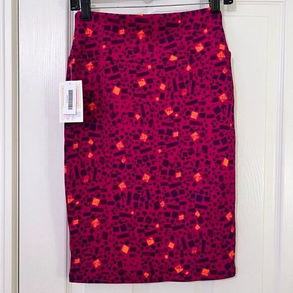LulaRoe NWT Cassie Graphic Red Black Neon Orange New Wave Pull-on Skirt Size XS - Picture 3 of 6